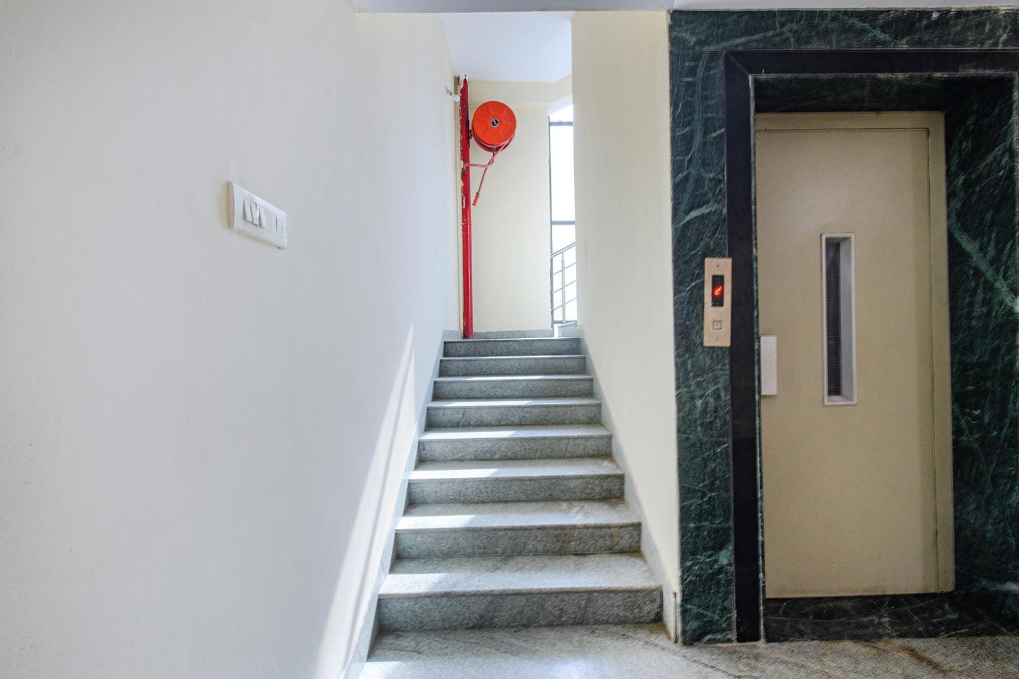 Fabhotel N Residency, Hitech City - 350M From Yashoda Hospital, Hitech City Hyderabad Exterior foto